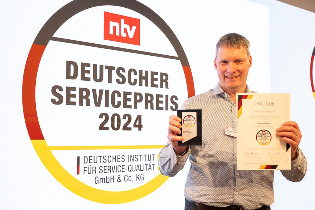 Deutscher Servicepreis 2024 und Niklas Biedermann, Inhaber von Rahmen-Shop.de